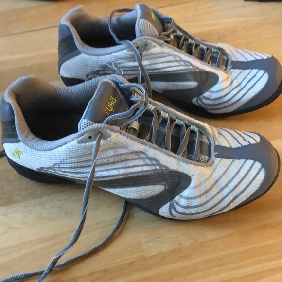 PREOWNED ZUMBA SHOES- RYKA size 8.5 - Picture 7 of 8